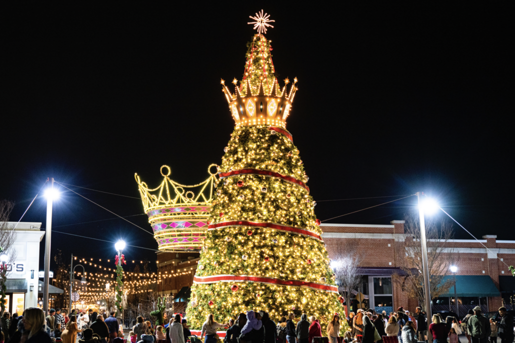 Northern Lights Holiday Lighting Ceremony, presented by Saint Luke